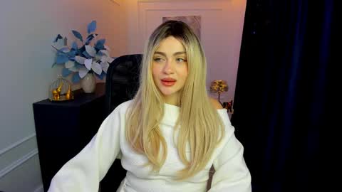 lesliemineg online show from November 23, 7:57 pm