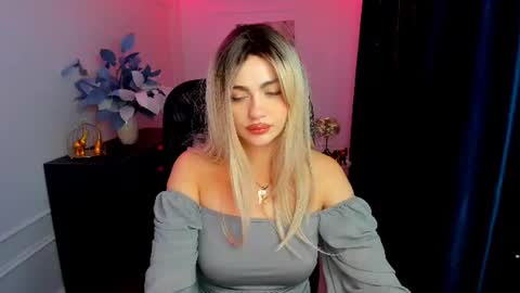 lesliemineg online show from November 24, 7:57 pm