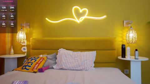 Lessy online show from October 2, 3:13 am