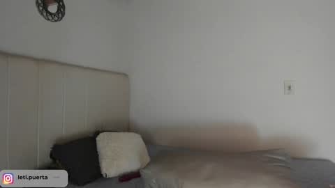 Snapshot of leticiaroldan chatting on January 19, 12:49 am Leticia online show from January 19, 12:49 am