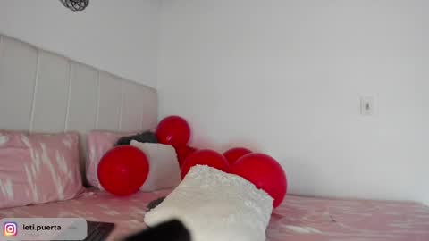 Snapshot of leticiaroldan chatting on February 14, 11:20 pm Leticia online show from February 14, 11:20 pm