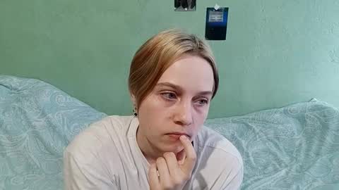 letitiaboteler online show from December 1, 11:04 am