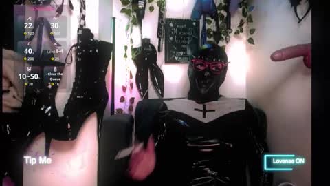 Snapshot of letsdoitbabez chatting on October 18, 11:11 am Julian Mask online show from October 18, 11:11 am