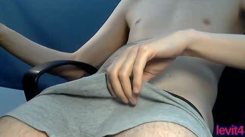 Snapshot of levit4 chatting on October 15, 12:49 pm levit4 online show from October 15, 12:49 pm