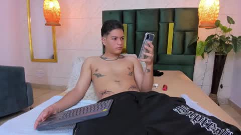 Snapshot of levy_steve chatting on October 3, 5:04 am LevySteven online show from October 3, 5:04 am