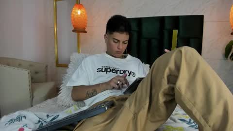 Snapshot of levy_steve chatting on November 6, 4:13 am LevySteven online show from November 6, 4:13 am