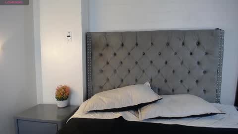 Lexi Howard  online show from February 22, 5:13 pm