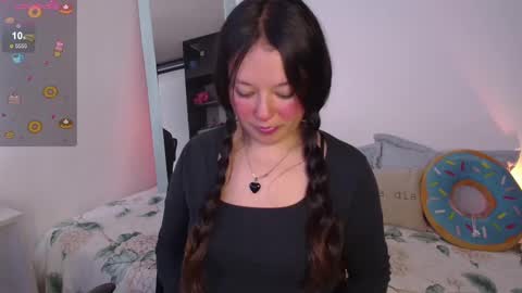 Lexie Thompson   8pm  0000am -5 online show from September 16, 6:09 pm