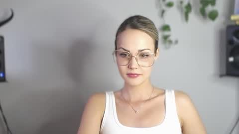 Lexie online show from February 12, 2:54 pm