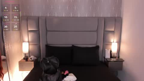 lexiee__ online show from November 20, 11:43 am