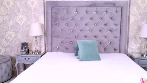 Lexi Riley online show from October 1, 5:46 am