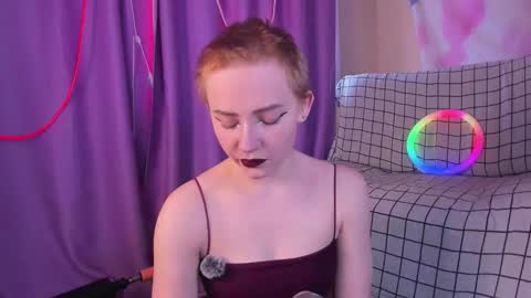 LexxxY online show from September 24, 7:33 am