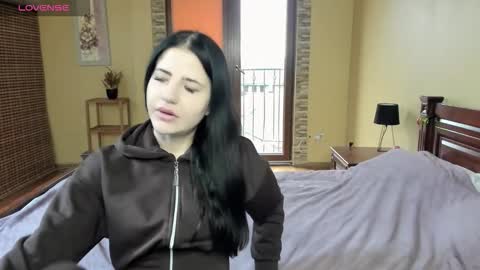 lexyswett online show from October 15, 6:35 am