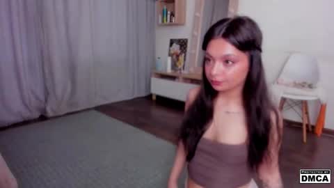 Snapshot of leyla_tyler chatting on November 17, 9:48 am Leyla online show from November 17, 9:48 am