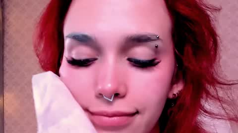 LEA online show from December 28, 9:08 pm