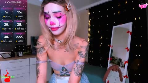 LEA online show from January 25, 6:24 pm