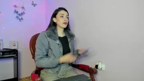 Snapshot of leynamadrigal chatting on March 5, 8:10 pm Leyna online show from March 5, 8:10 pm