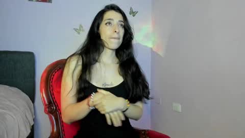 Snapshot of leynamadrigal chatting on March 9, 5:00 am Leyna online show from March 9, 5:00 am