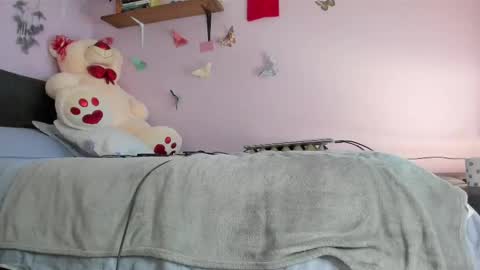 Snapshot of leynamadrigal chatting on October 27, 6:23 pm Leyna online show from October 27, 6:23 pm