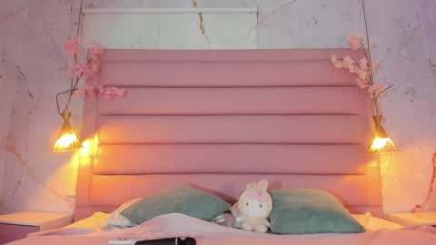 LEZY online show from October 7, 7:44 pm