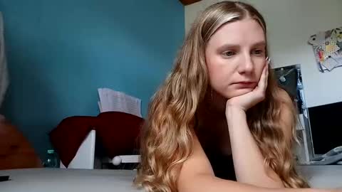 Snapshot of lia06_ chatting on September 15, 1:55 pm lia06_ online show from September 15, 1:55 pm