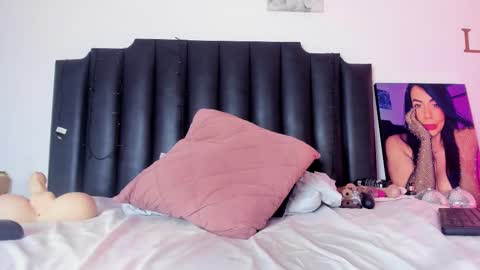 Lia Jhonson online show from February 20, 2:13 pm