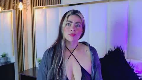 lia_jonesss online show from November 25, 4:34 am