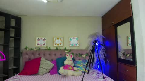 lia online show from February 3, 8:24 pm