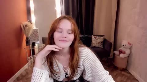 Snapshot of lia_lumi chatting on December 14, 3:39 pm Lia online show from December 14, 3:39 pm