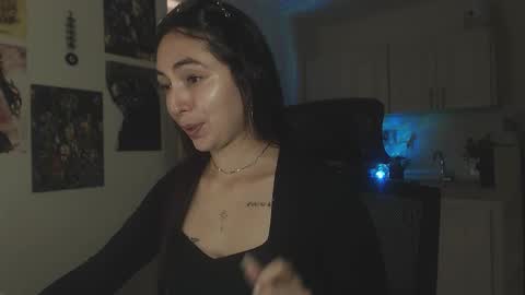 Lia  online show from September 21, 8:10 pm