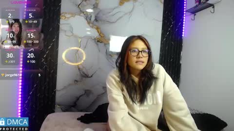 Snapshot of lia_summer1 chatting on February 17, 7:31 pm lia summer1 online show from February 17, 7:31 pm