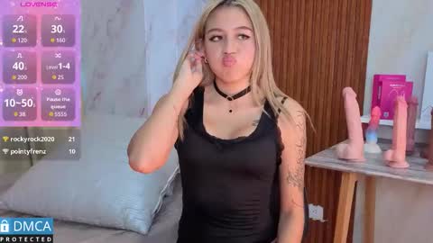 Snapshot of lia_summer1 chatting on September 8, 7:13 pm lia summer1 online show from September 8, 7:13 pm