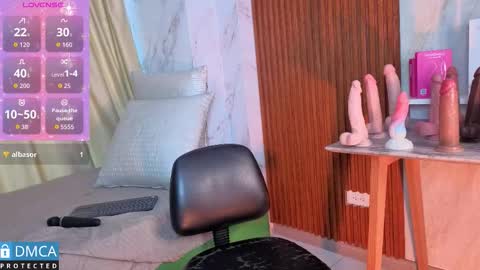 Snapshot of lia_summer1 chatting on September 9, 7:13 pm lia summer1 online show from September 9, 7:13 pm