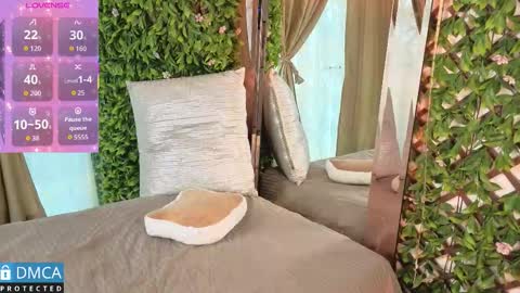 Snapshot of lia_summer1 chatting on October 13, 7:03 pm lia summer1 online show from October 13, 7:03 pm