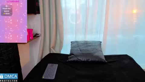 Snapshot of lia_summer1 chatting on November 14, 7:01 pm lia summer1 online show from November 14, 7:01 pm