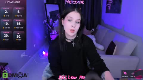 Snapshot of lia_xxgirl chatting on December 6, 12:02 am Lia online show from December 6, 12:02 am