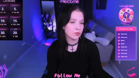 Snapshot of lia_xxgirl chatting on December 15, 10:07 am Lia online show from December 15, 10:07 am