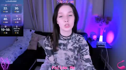 Snapshot of lia_xxgirl chatting on February 15, 12:04 am Lia online show from February 15, 12:04 am