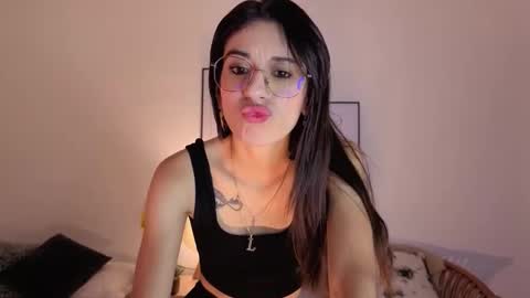 Snapshot of liaaa___ chatting on October 10, 1:10 pm Lia online show from October 10, 1:10 pm