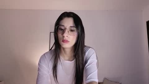 Snapshot of liaaa___ chatting on November 8, 11:32 am Lia online show from November 8, 11:32 am