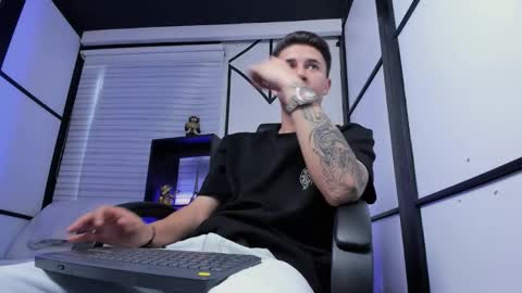 Liam Smith online show from September 10, 3:01 pm