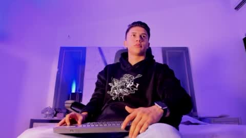 Liam Smith online show from September 15, 12:16 pm