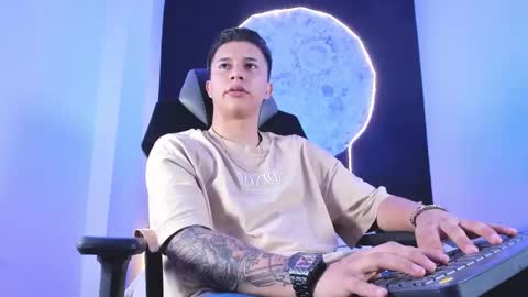 Liam Smith online show from November 11, 12:27 pm