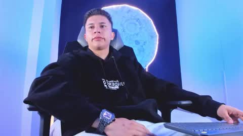 Liam Smith online show from November 14, 12:15 pm