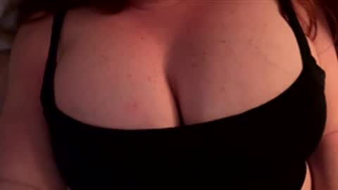 Snapshot of liabb111 chatting on December 1, 7:57 am liabb111 online show from December 1, 7:57 am