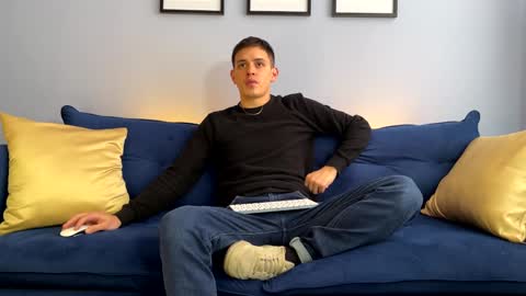 Liam online show from January 24, 3:55 pm