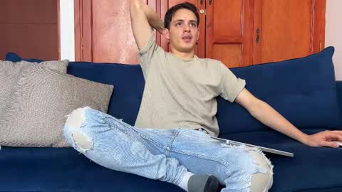 Liam online show from December 1, 2:44 pm