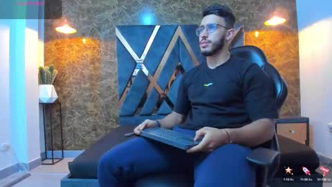 LIAM KLEIN online show from September 12, 11:10 am