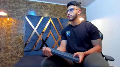 LIAM KLEIN online show from September 24, 11:24 am