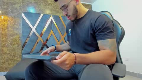 LIAM KLEIN online show from September 27, 11:15 am